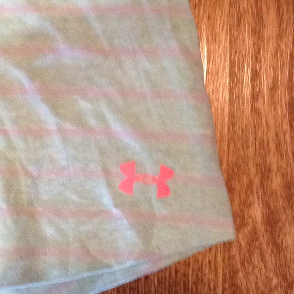 Under Armour Shirt - Picture 2 of 3